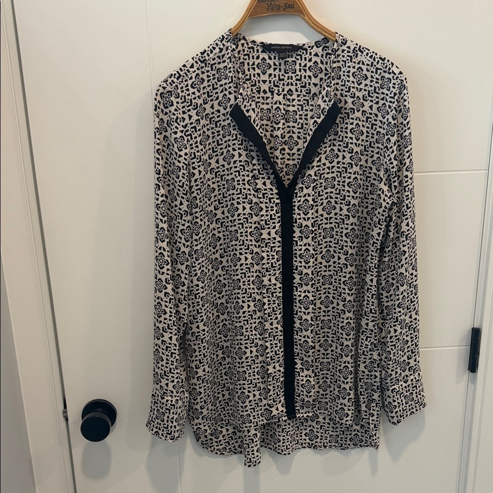 Banana Republic Black and Cream Geometric Print Blouse size medium
